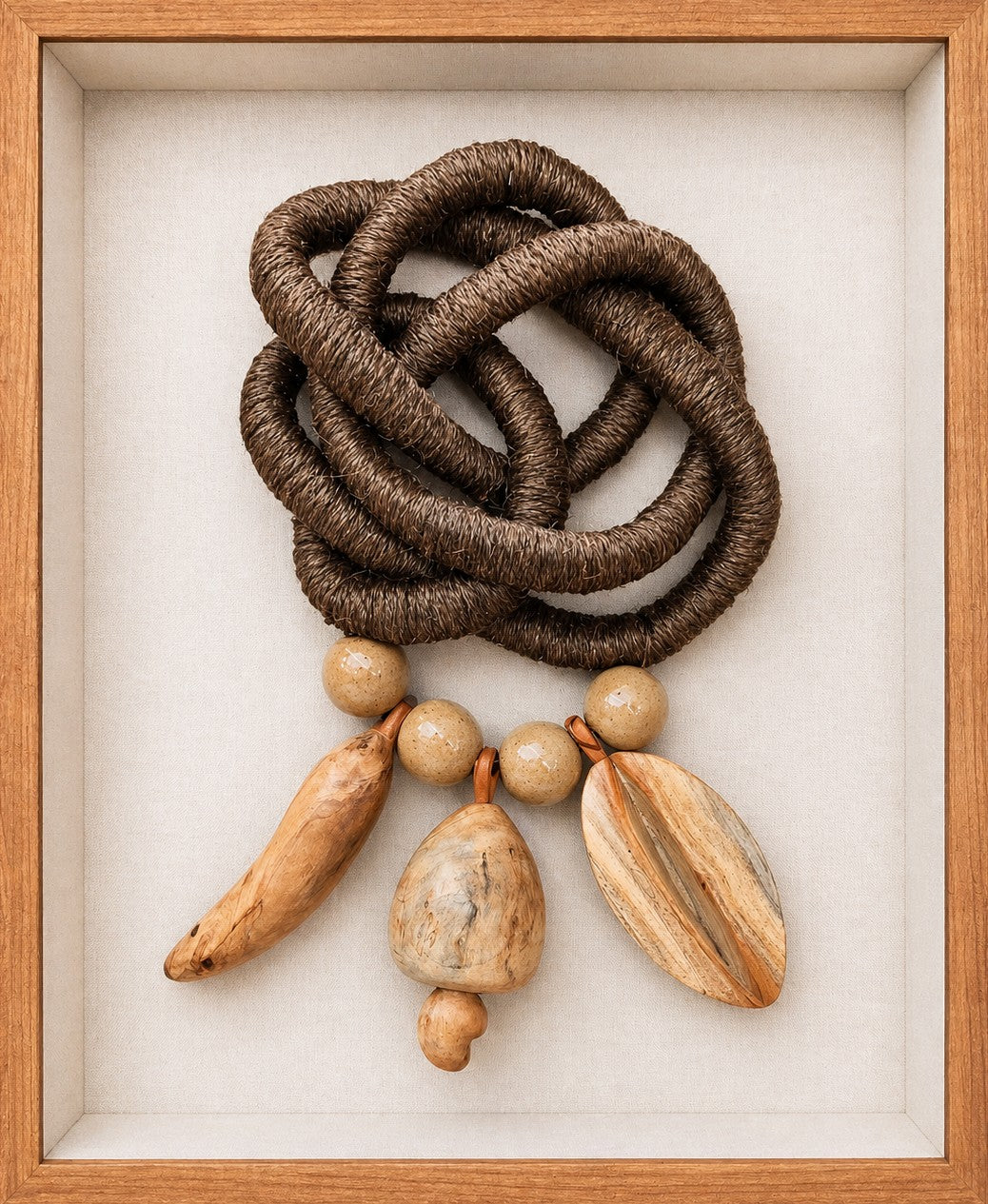 RD NECKLACE 22 FRAMED / BLACK CORD / CEREJEIRA FRAME
