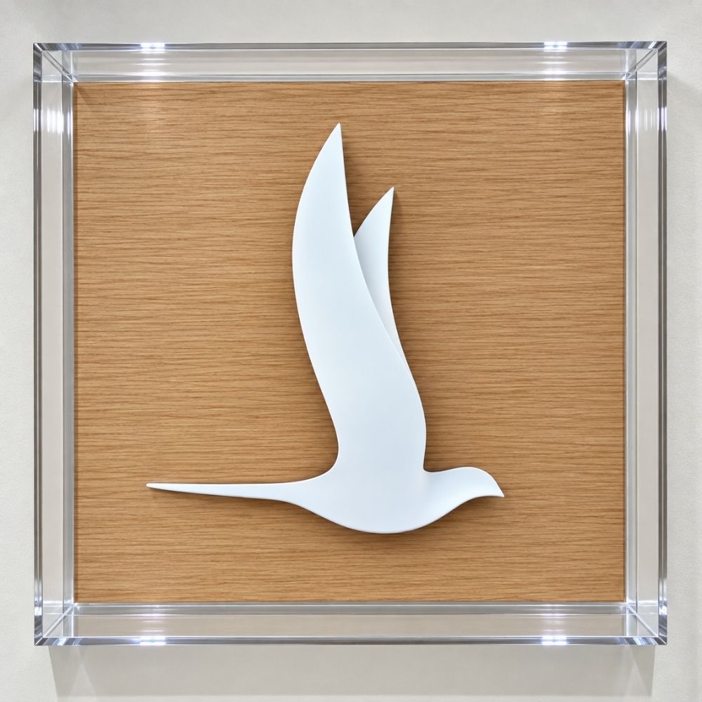 SWALLOW IN THE ACRYLIC 510E / OFF WHITE / GOIABAO WOOD / ACRYLIC BOX